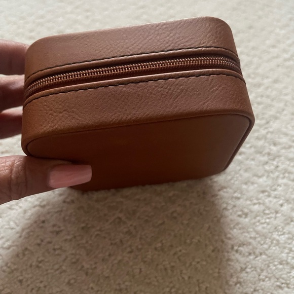Personalized Leather Travel Jewelry Box with Name Portable Jewelry Case - Picture 3 of 7